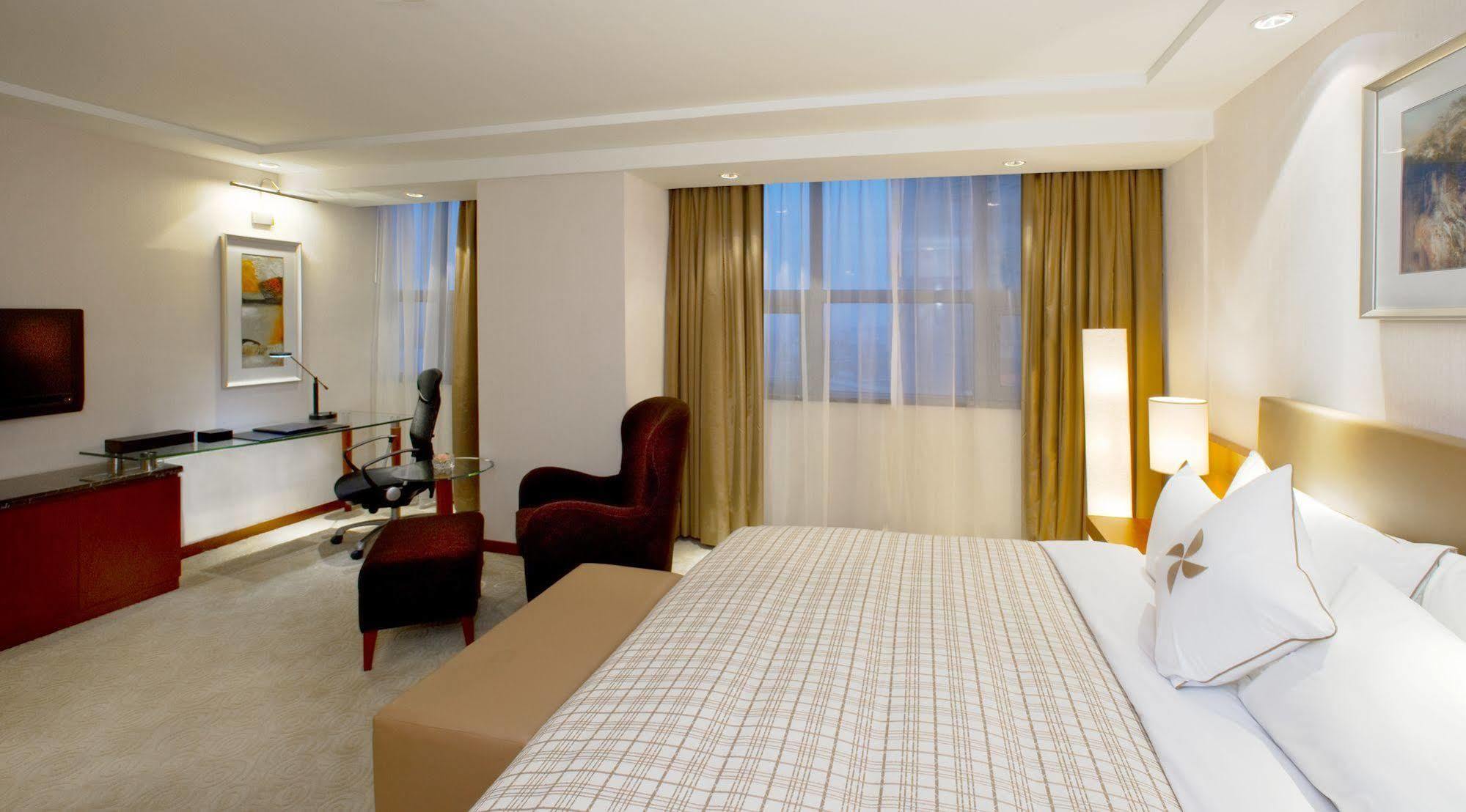 Merryland Traders Hotel Changshu Экстерьер фото